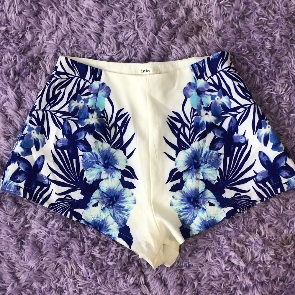 LF high waisted tropical floral blue/white shorts